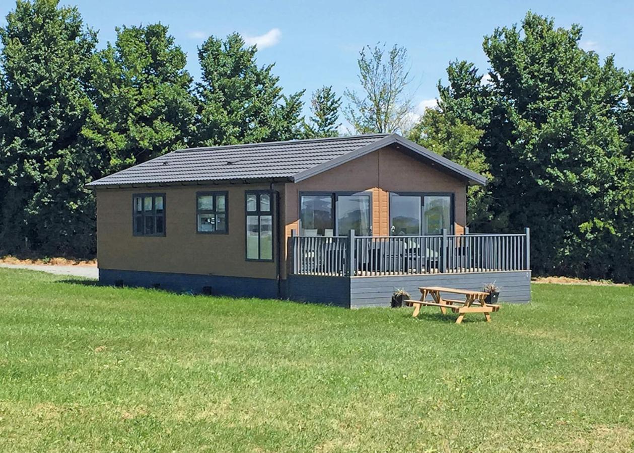 Отель Burcott Country Retreats Wookey Экстерьер фото